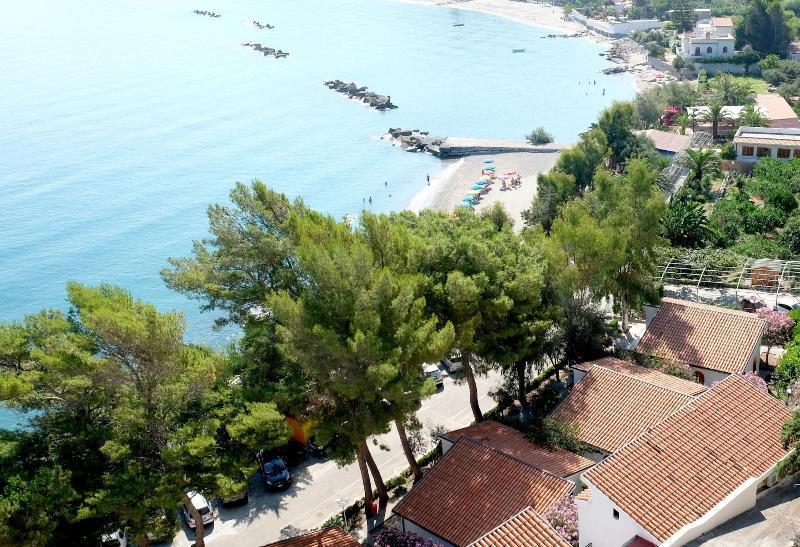 Testa Di Monaco Natural Beach Capo dʼOrlando Buitenkant foto