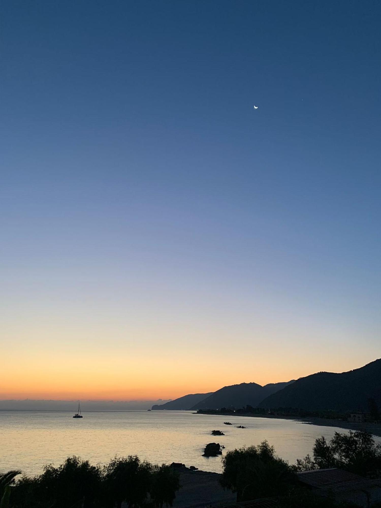 Testa Di Monaco Natural Beach Capo dʼOrlando Buitenkant foto